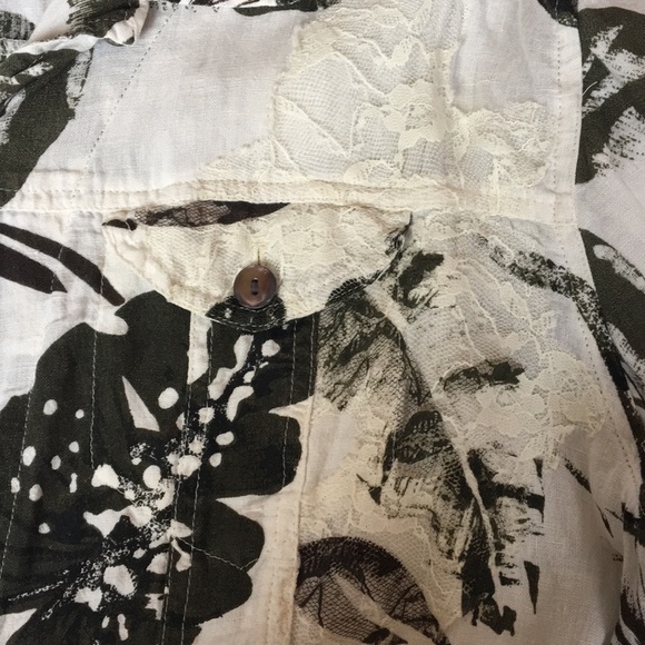 Chico’s Button Up: CHICO’S SIZE 3 - Picture 2 of 5